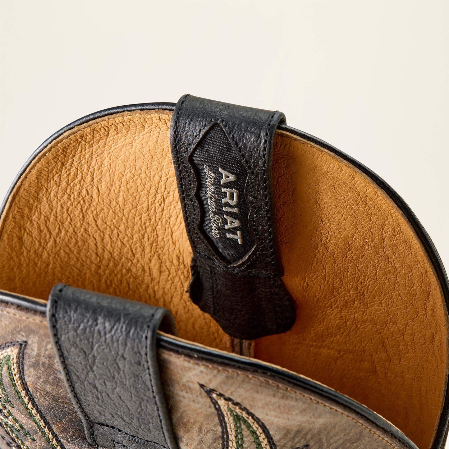 Futurity Platinum Narrow Cutter Toe Cowboy Boot Men | Ariat online shop