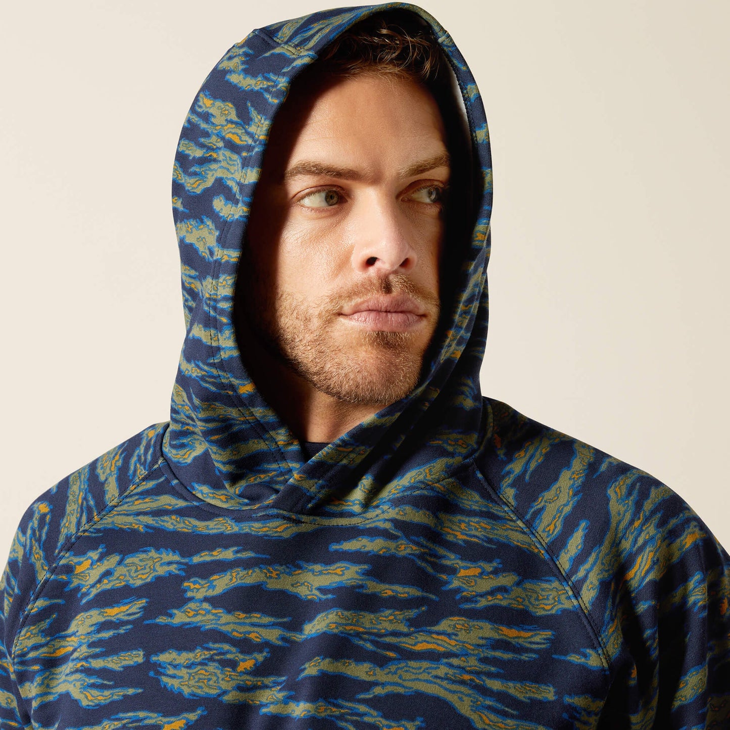 FR DuraStretch Smoke Hoodie Men | Ariat online