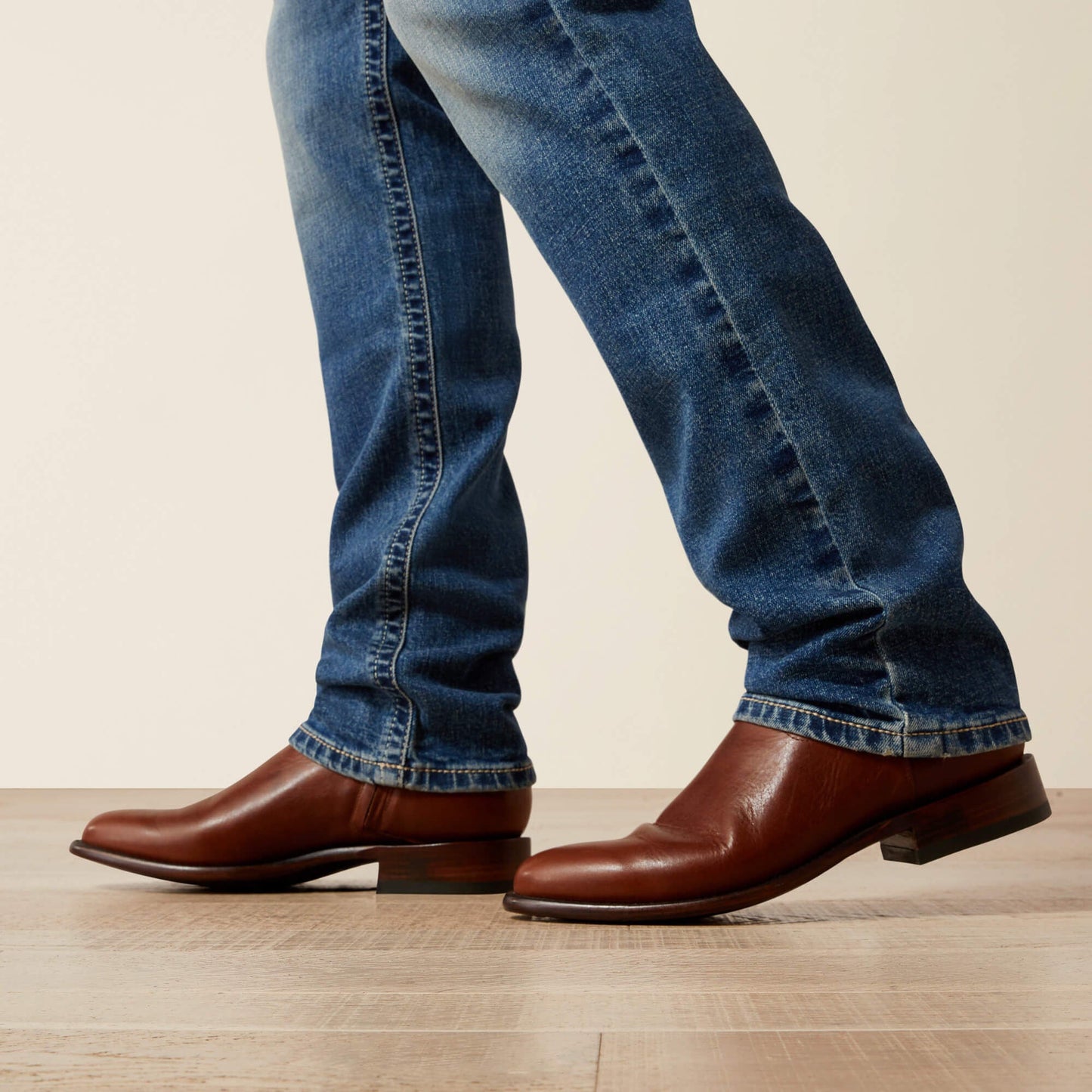 M8 Modern Dean Straight Leg Jean Trends | Ariat online