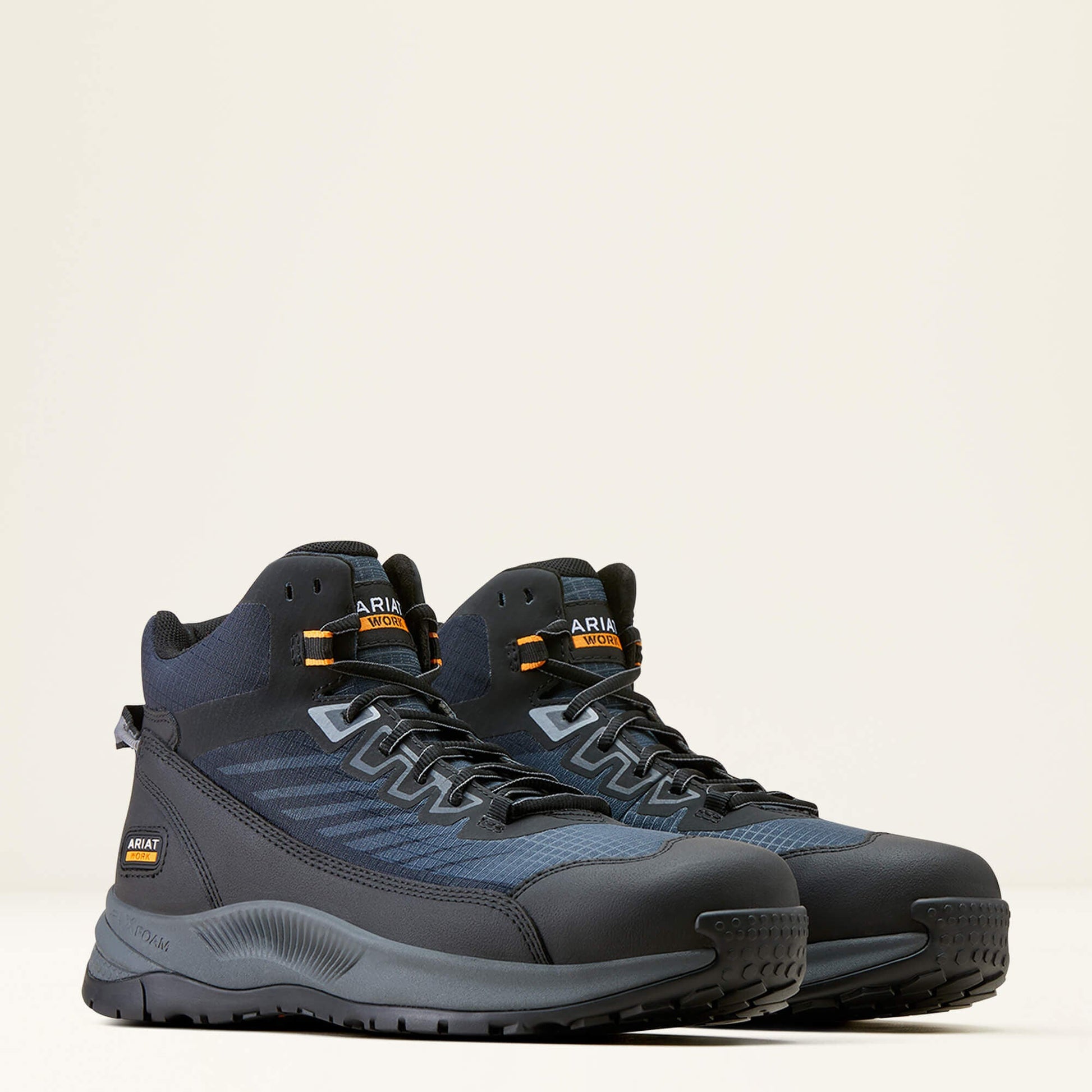 Outpace Shift Mid Composite Toe Work Shoe Men | Ariat online shop