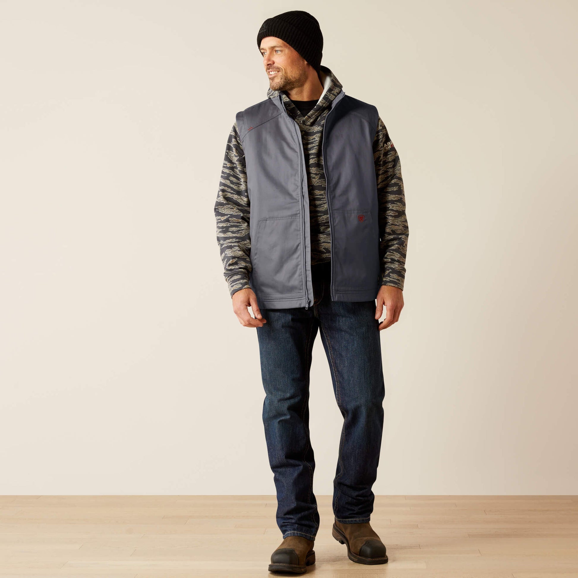 FR Basic Insulated Vest Men | Ariat online