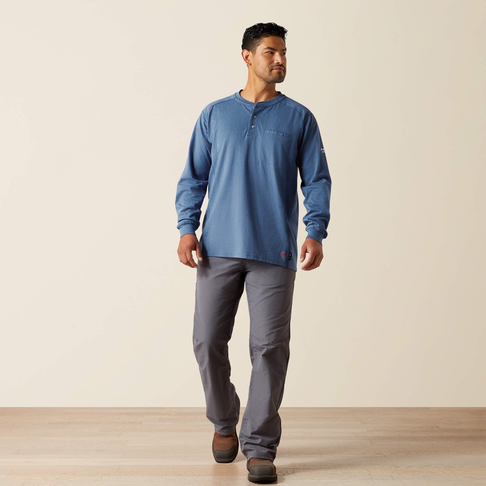 FR Air Henley Men | Ariat online shop