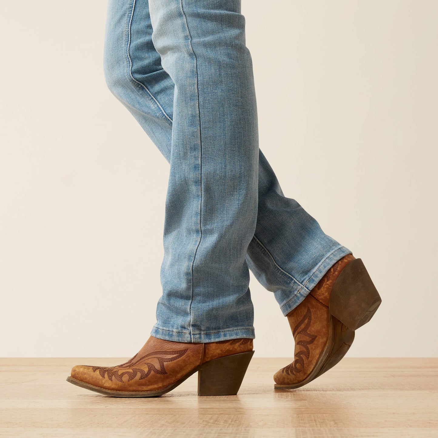 Mid Rise Alessia Straight Leg Jean Women | Ariat online
