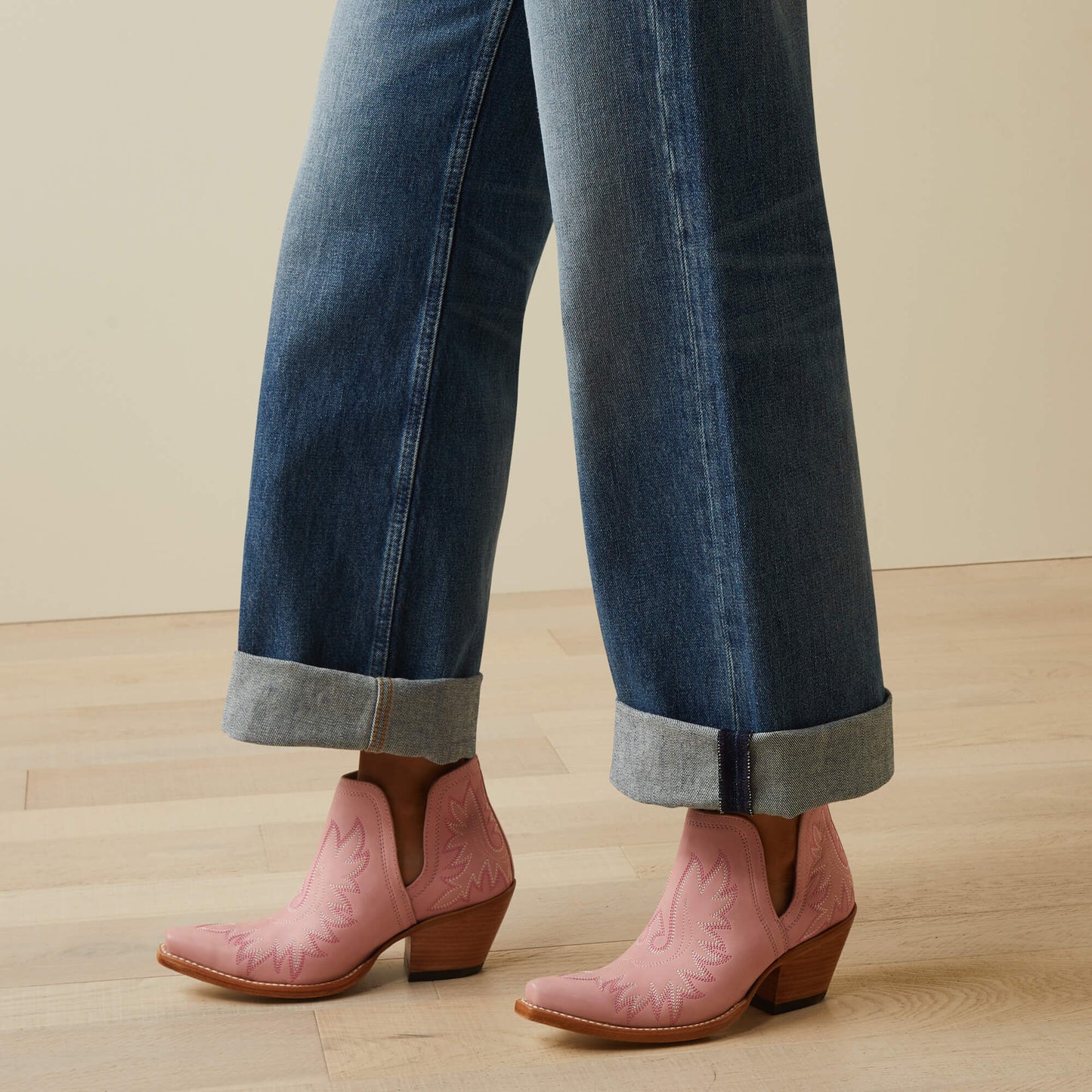 Ultra High Rise Tomboy Wide Jean Women | Ariat online