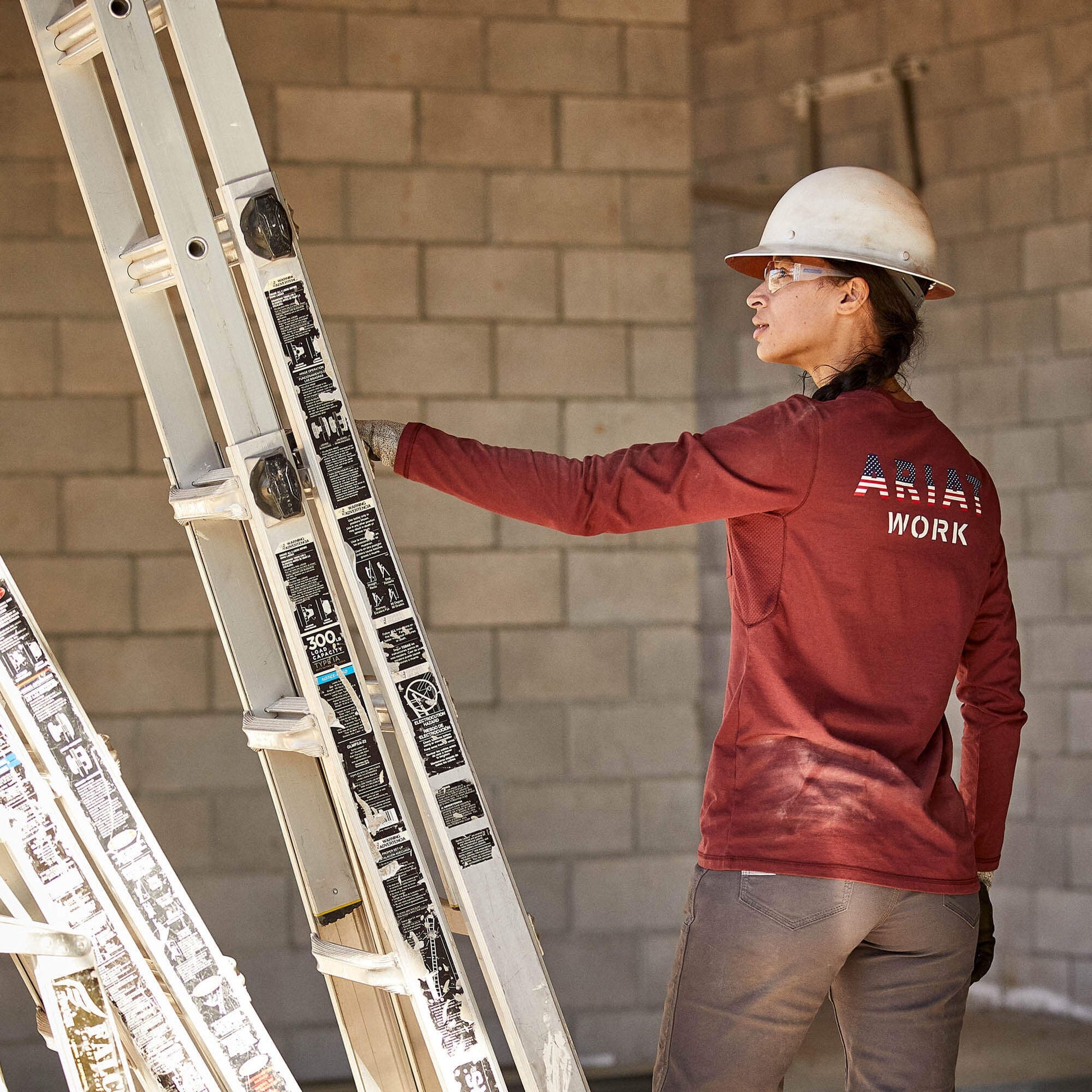 Rebar Workman USA Logo T-Shirt Women | Ariat discount