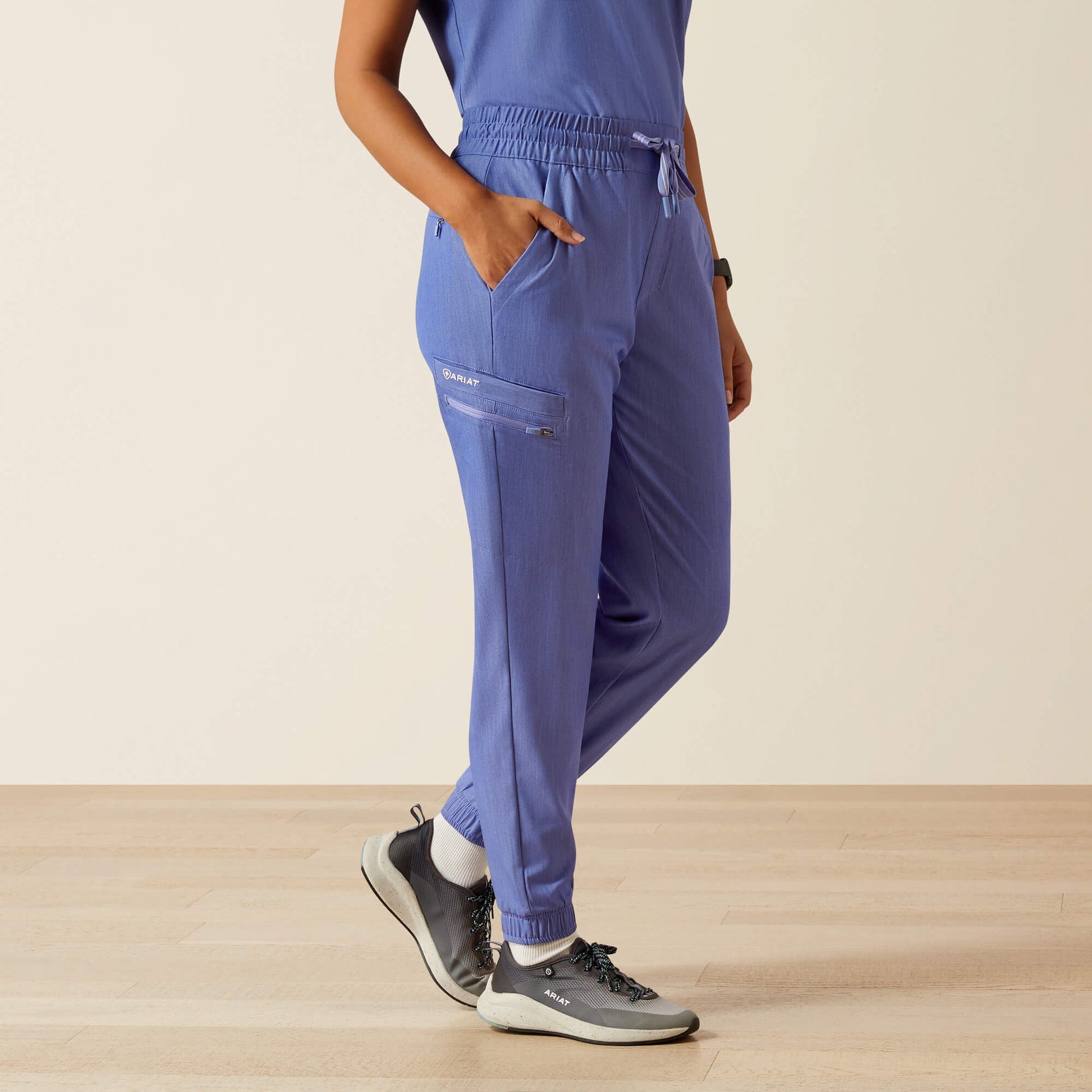 Blackwell Cargo Stretch Jogger Scrub Pant Women | Ariat online