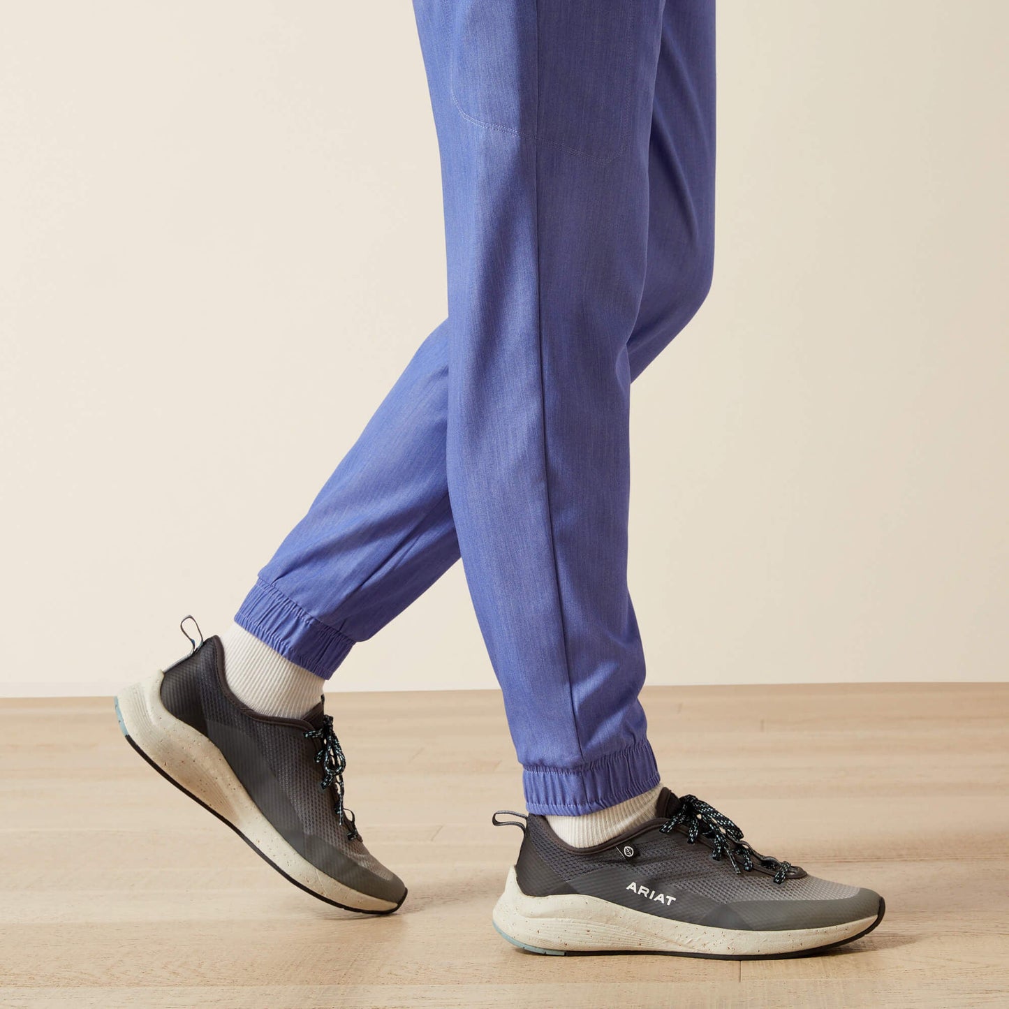 Blackwell Cargo Stretch Jogger Scrub Pant Women | Ariat online
