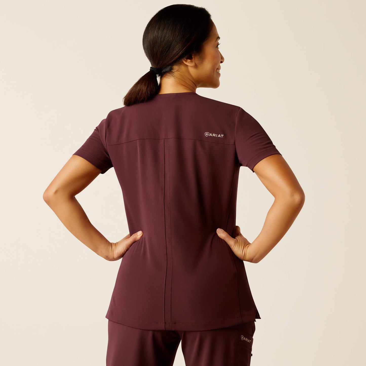 Clara 6 Pocket Scrub Top Women | Ariat outlet