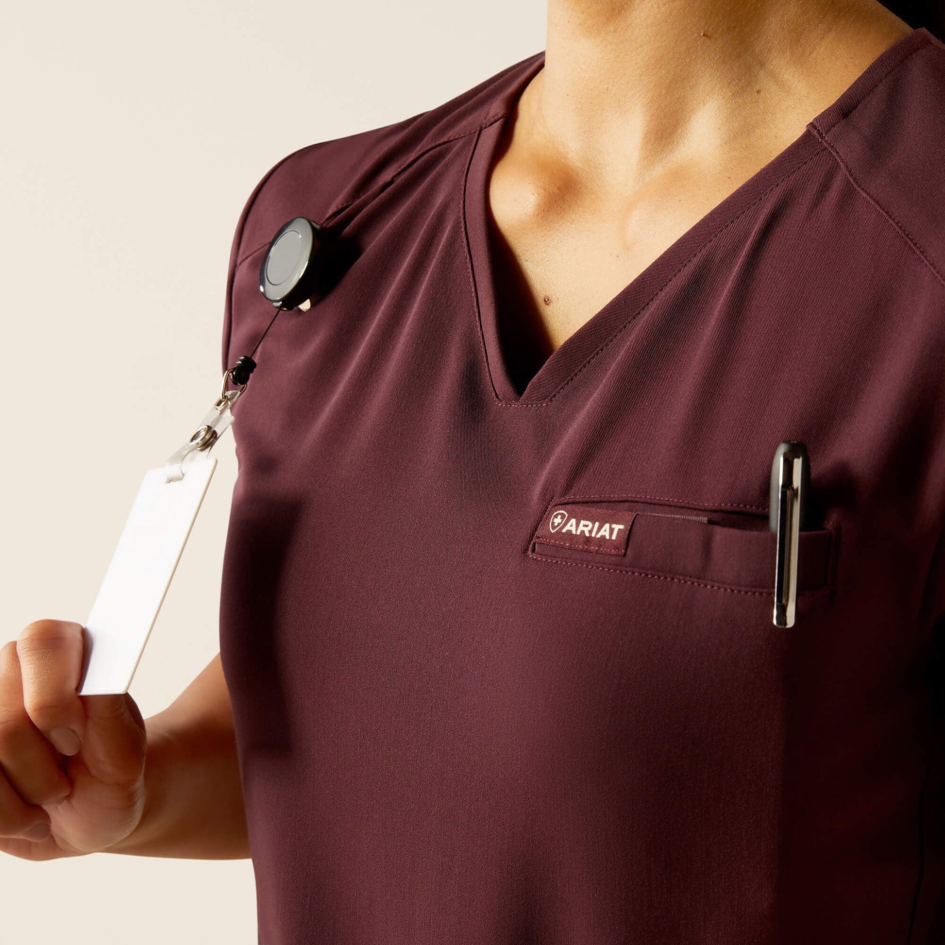 Clara 6 Pocket Scrub Top Women | Ariat outlet