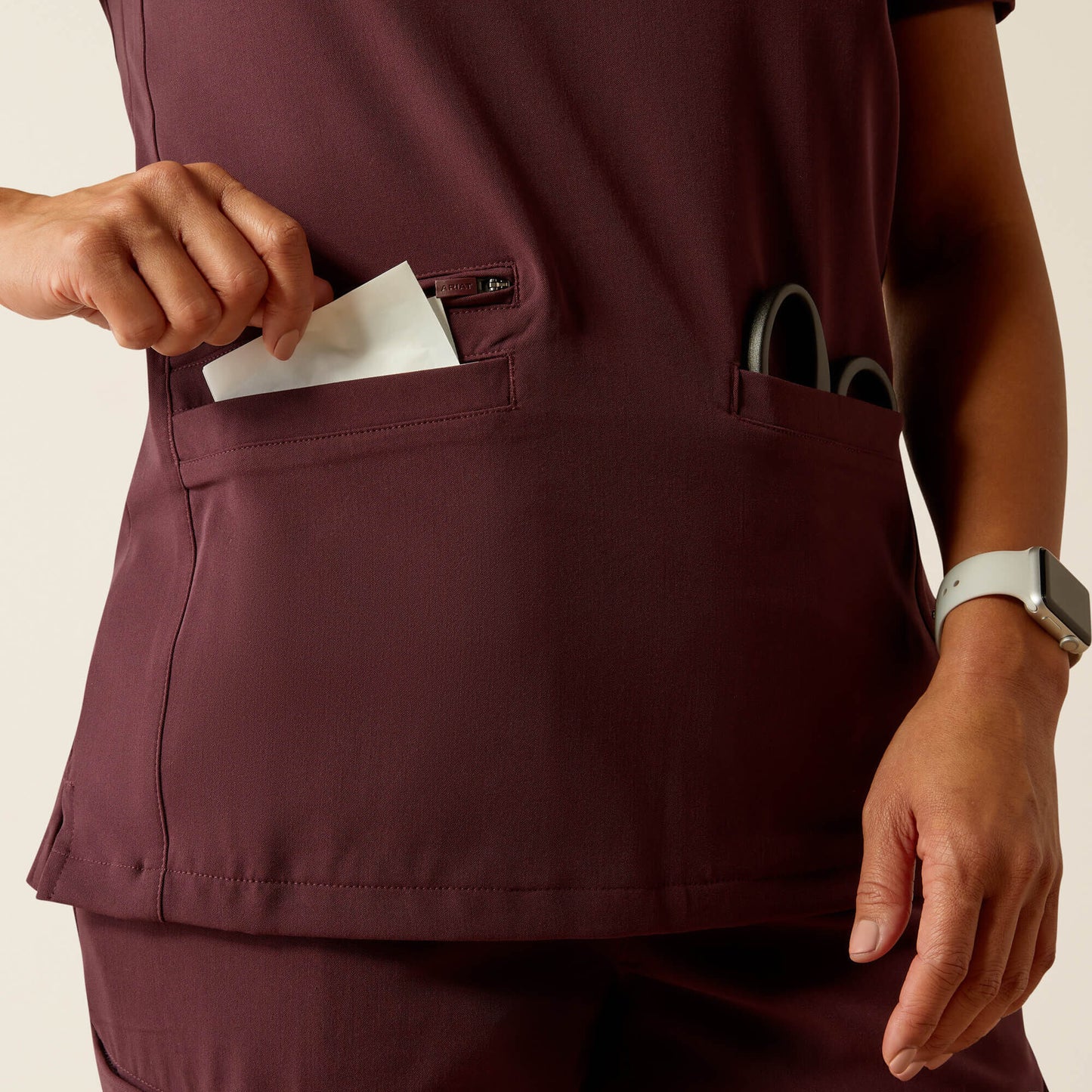 Clara 6 Pocket Scrub Top Women | Ariat outlet