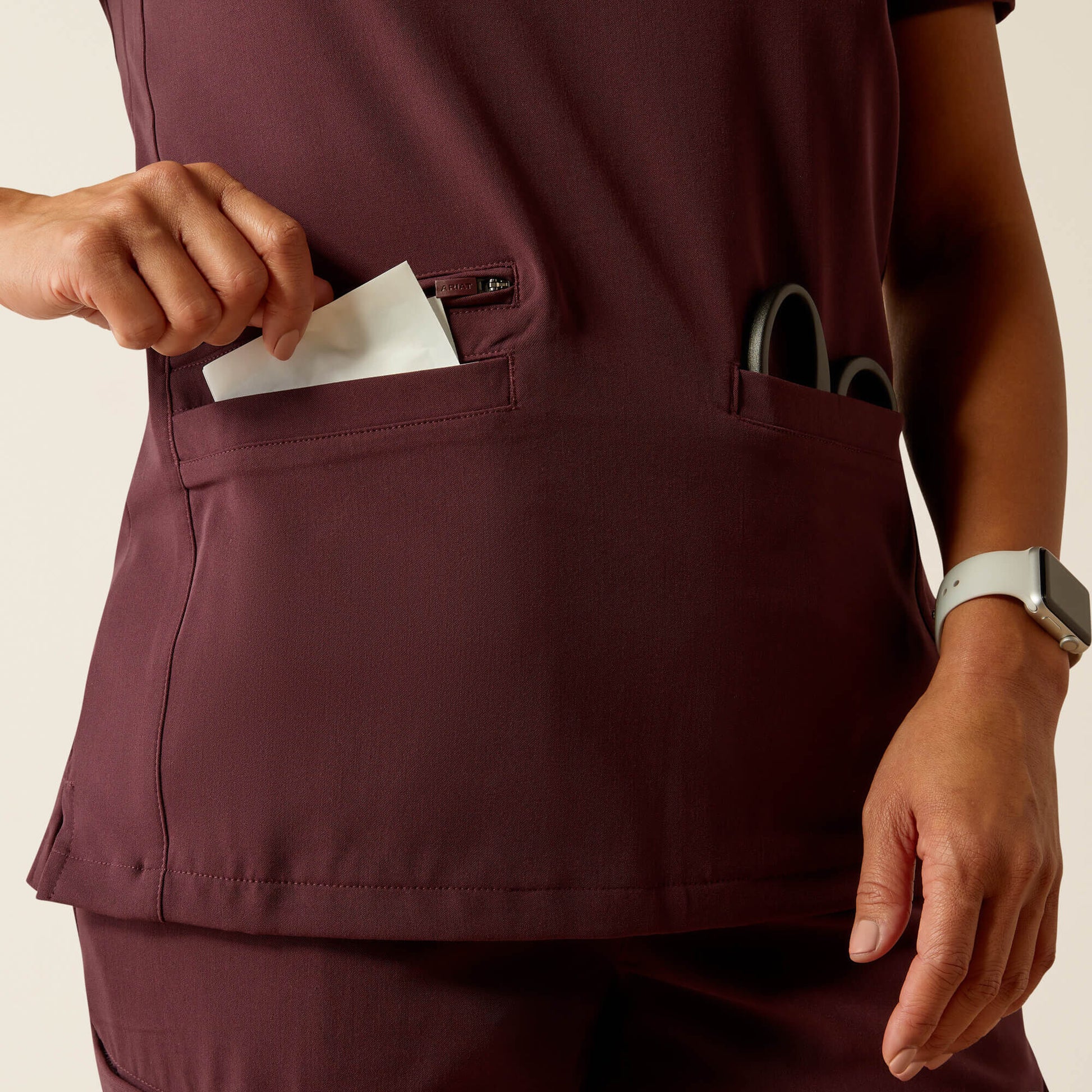 Clara 6 Pocket Scrub Top Women | Ariat outlet