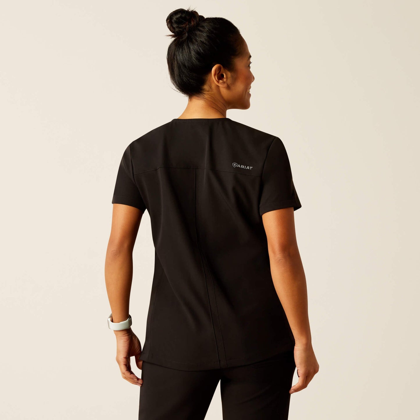 Clara 6 Pocket Scrub Top Women | Ariat online shop