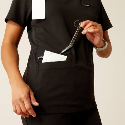 Clara 6 Pocket Scrub Top Women | Ariat online shop