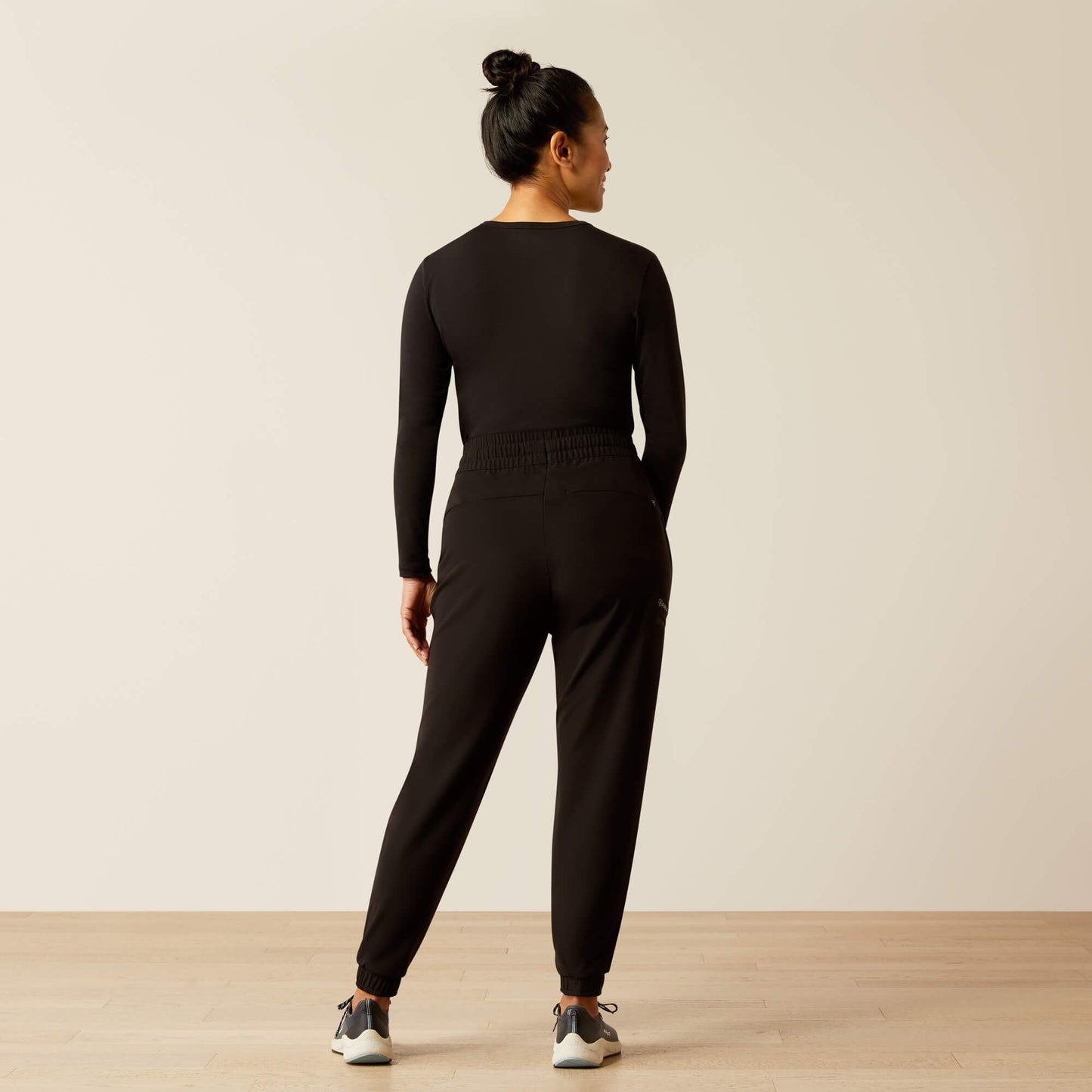 Blackwell Cargo Stretch Jogger Scrub Pant Women | Ariat online