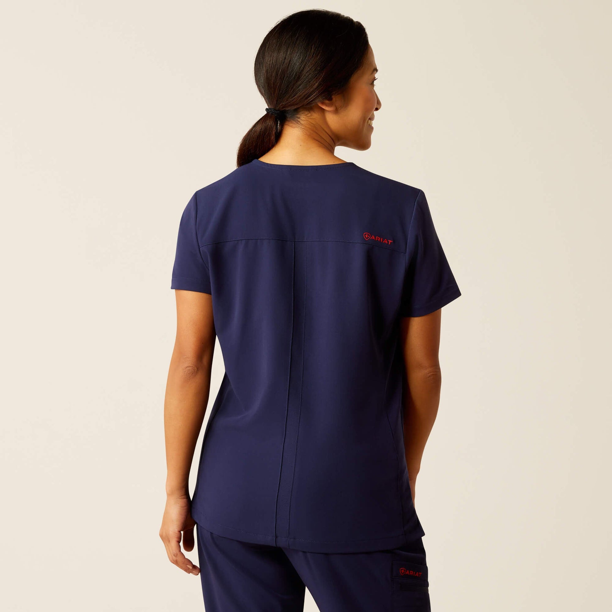 Clara 6 Pocket Scrub Top Women | Ariat outlet