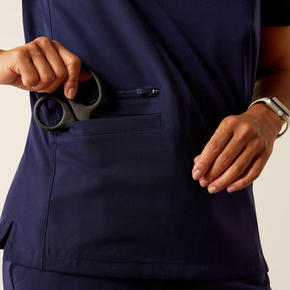 Clara 6 Pocket Scrub Top Women | Ariat outlet