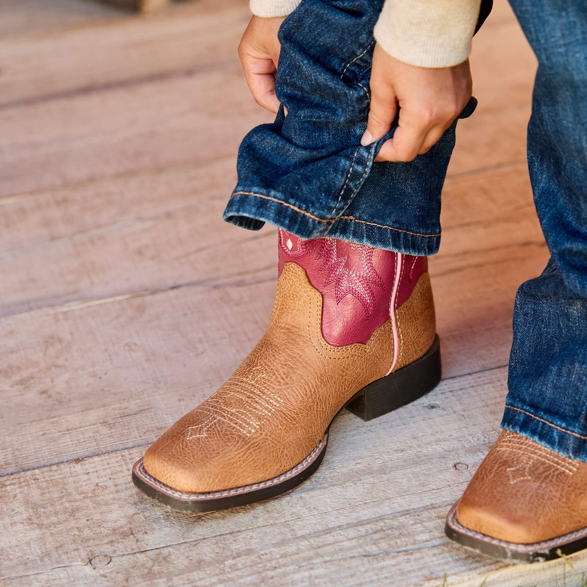 Tombstone Wide Square Toe Western Boot Kids | Ariat online shop