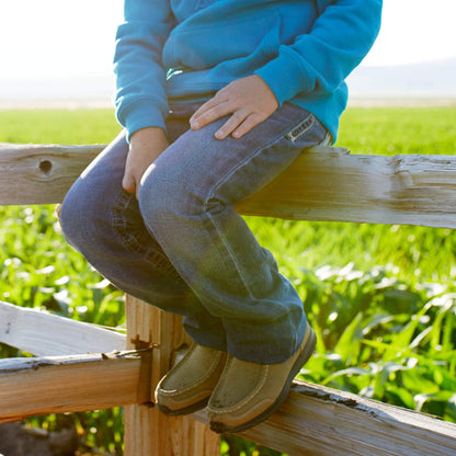 B4 Relaxed Boundary Boot Cut Jean Kids | Ariat online shop