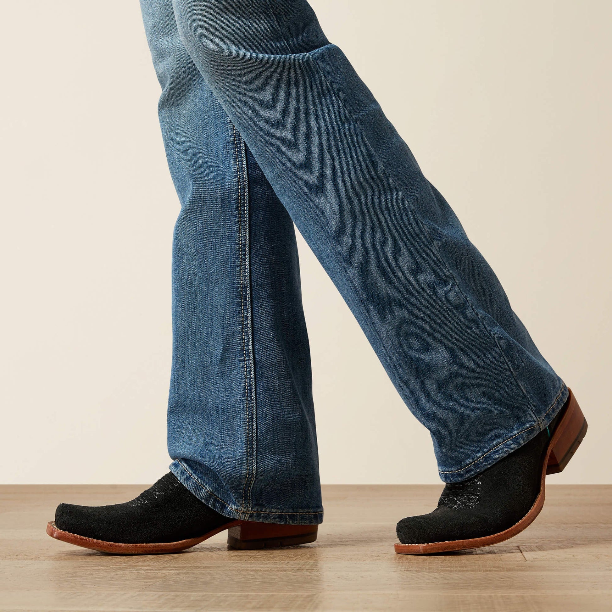 High Rise Rowyn Boot Cut Jean Trends | Ariat online shop